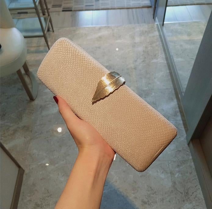 Estélyi clutch kristálydíszítéssel, poliészter, kapoccsal záródó, keresztpánt/vállpánt, telefontartó zseb (Poliészter, Kapocszár, Keresztpánt/Vállpánt, Kristálydíszítés, Telefontartó zseb)