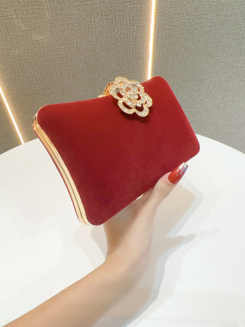 Ženska velur clutch torbica, oblik jastuka, mala kvadratna torbica, zaključavanje bravu, unutarnji džepovi za telefon i dokumente