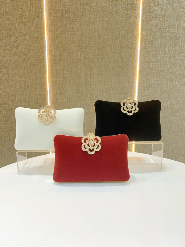 Ženska velur clutch torbica, oblik jastuka, mala kvadratna torbica, zaključavanje bravu, unutarnji džepovi za telefon i dokumente
