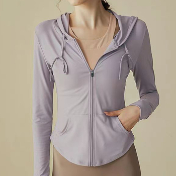 Uniszex jóga dzseki hosszú ujjú kapucnival, cipzárral, gyorsan száradó poliészter-elasztán keverék (86% poliészter, 14% elasztán), egyszínű, nyári edzésekhez