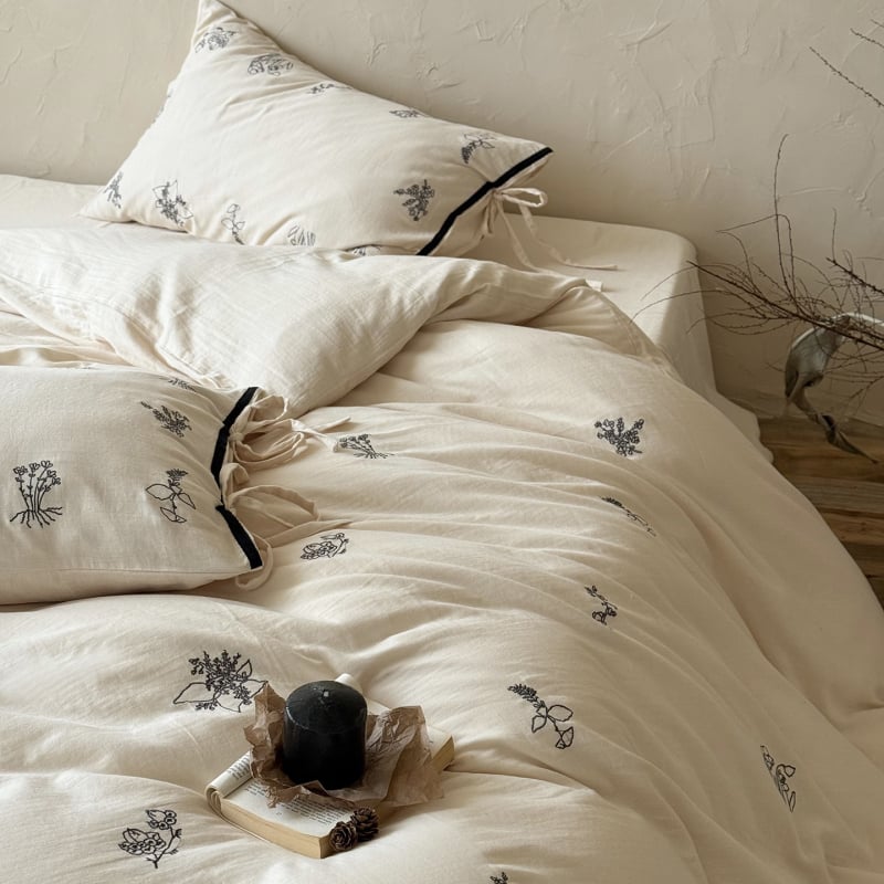 Négy részes ágyneműkészlet 100% pamutból, francia stílusú vintage virágos hímzéssel, reaktív nyomtatás