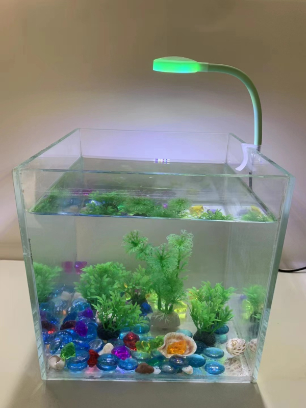 LED lampica za akvarij – PVC kućište, snaga 3W, težina 100 g