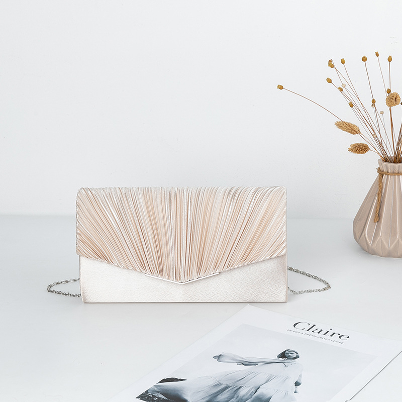 Večernja clutch torba u japanskom stilu, horizontalnog kvadratnog oblika, magnetsko zatvaranje, unutarnja džep za ID, poliester materijal