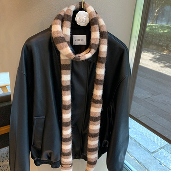 Шал Dreams Begin, полиестерен плетен чрез warp техника, топъл за зимата