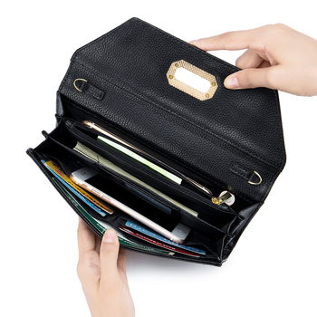 Večernja torbica — crossbody, kvadratnog oblika, prirodna koža (prvi sloj teleće kože), zatvarač, unutarnji pretinci za telefon, osobnu iskaznicu i zatvarač, poliester podstava