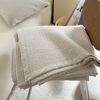 Háromrészes ágyneműfedő készlet, 60 szálas pamut, steppelt, sík szövés, sűrűség 110×98, festett anyag, egyszínű mintázat