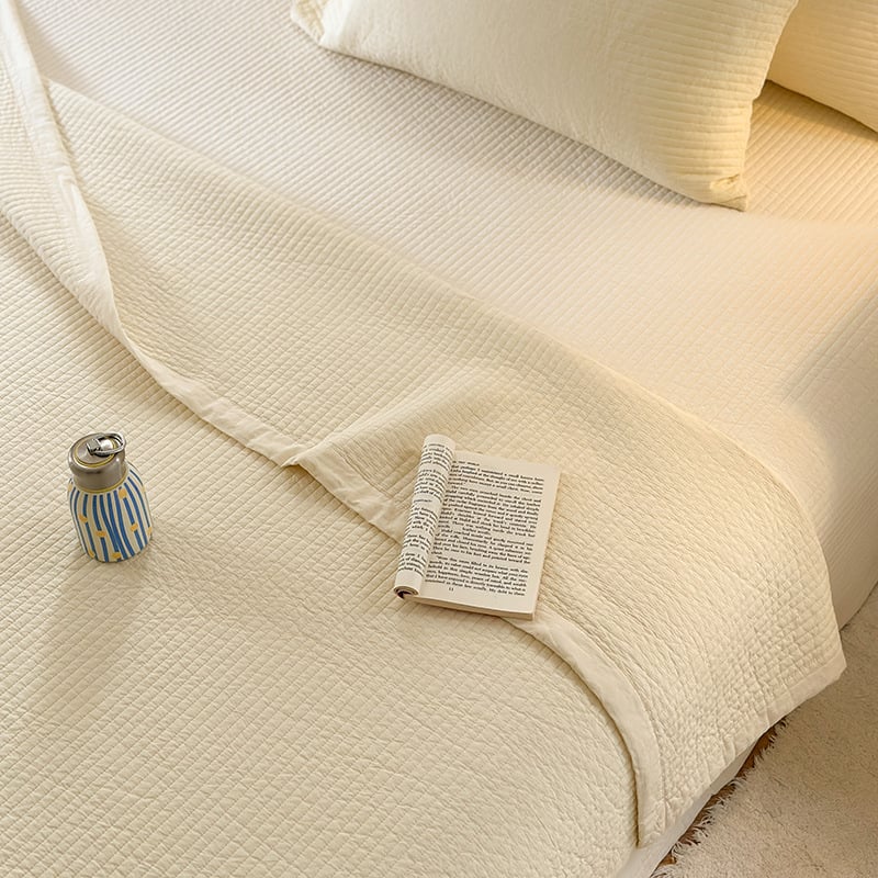 Háromrészes ágyneműfedő készlet, 60 szálas pamut, steppelt, sík szövés, sűrűség 110×98, festett anyag, egyszínű mintázat