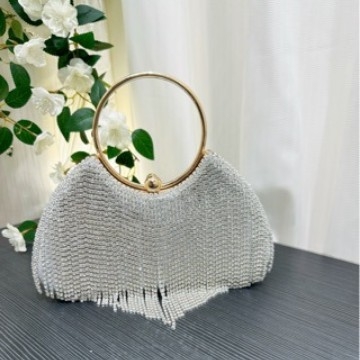 PU кутиевидна чанта с ресни и кристали, презрамка през рамо, хоризонтална квадратна форма, заключване с ключалка, джоб за телефон