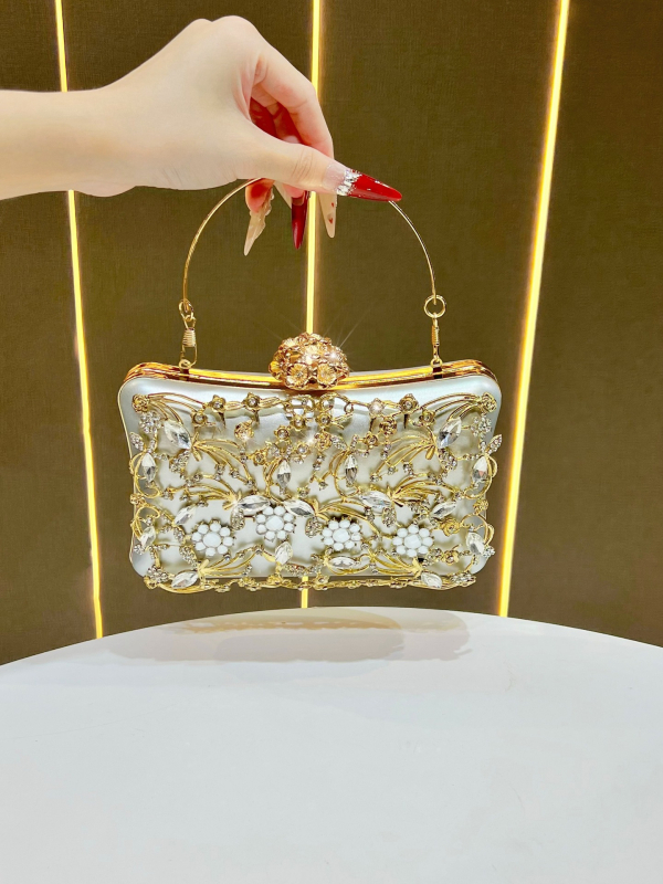 PU-anyagú gyémántdíszes estélyi táska, négyszögletes alakú clutch, záródás és belső telefontartó zseb