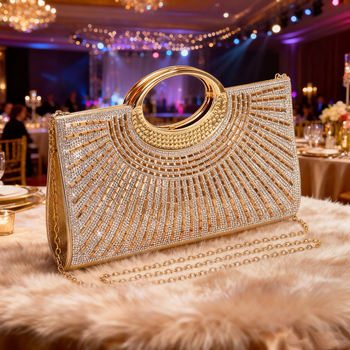 Estélyi kézitáska vállpánttal esküvők és partik számára, egységes színű poliészter, belső zsebek telefonra és dokumentumokra, függőleges négyszög alakú forma, mágneszár, ősz 2025