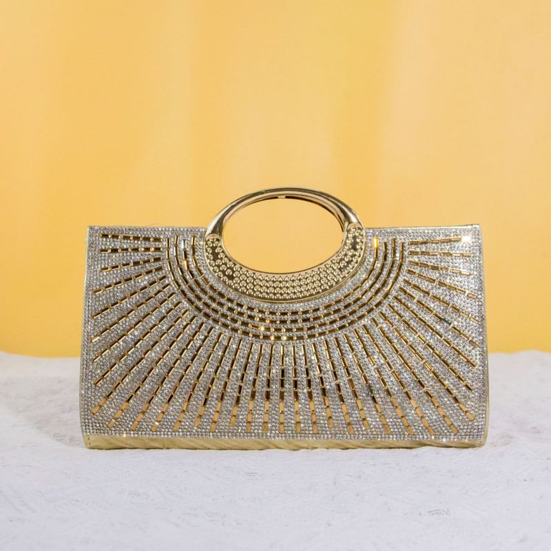 Estélyi kézitáska vállpánttal esküvők és partik számára, egységes színű poliészter, belső zsebek telefonra és dokumentumokra, függőleges négyszög alakú forma, mágneszár, ősz 2025