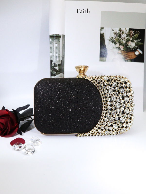 Estélyi kézitáska, anyag Gold sand, vízszintes négyzet alakú, zárható, belső zseb a telefonhoz, háromdimenziós táska