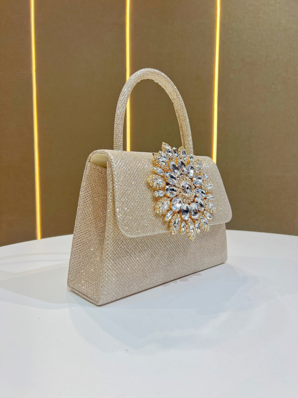 Rhinestone láncos mini clutch, mágneses zárás, poliészter anyag, dokumentum rekesz, vízszintes alakú