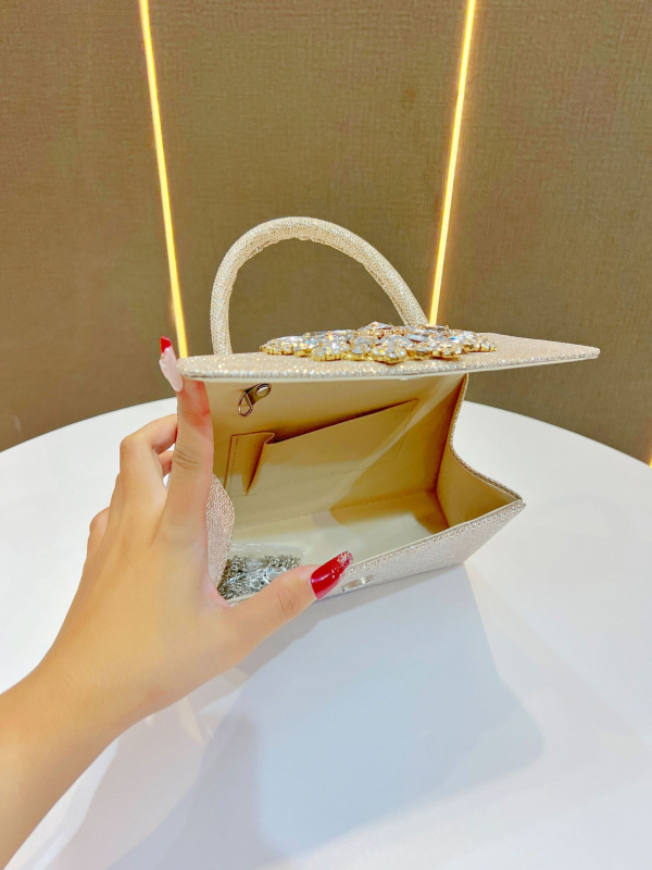 Rhinestone láncos mini clutch, mágneses zárás, poliészter anyag, dokumentum rekesz, vízszintes alakú