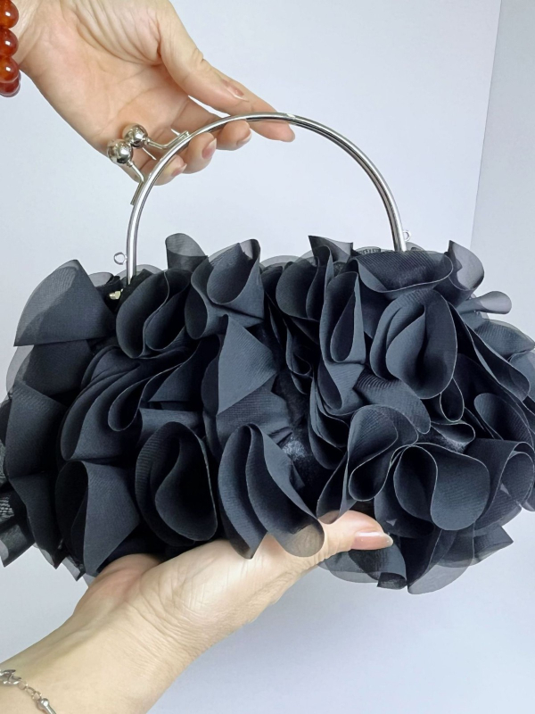 Henger alakú női kézitáska virágmintával, poliészterből, zárható lezárás, háromdimenziós külső, stílus: érett, kifinomult nő, estékre és esküvőkre