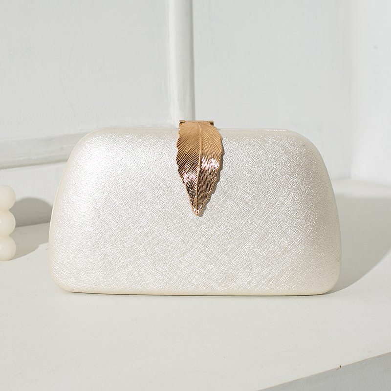 Mumu clutch torba – PU materijal, horizontalni kvadratni oblik, 3D vanjski dizajn, zatvaranje s poklopcem, pretinac za mobitel