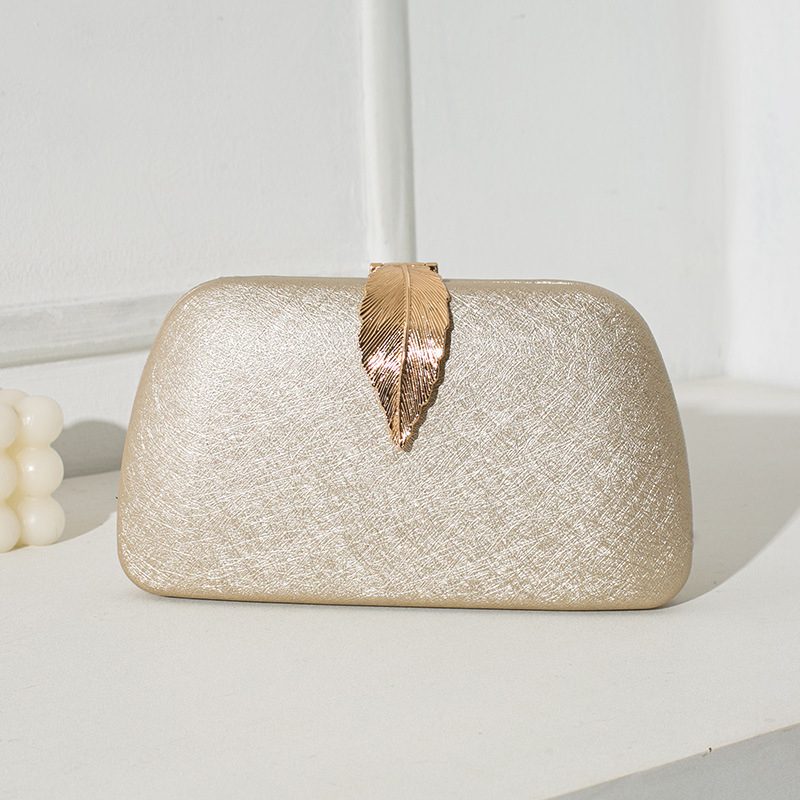 Mumu clutch torba – PU materijal, horizontalni kvadratni oblik, 3D vanjski dizajn, zatvaranje s poklopcem, pretinac za mobitel