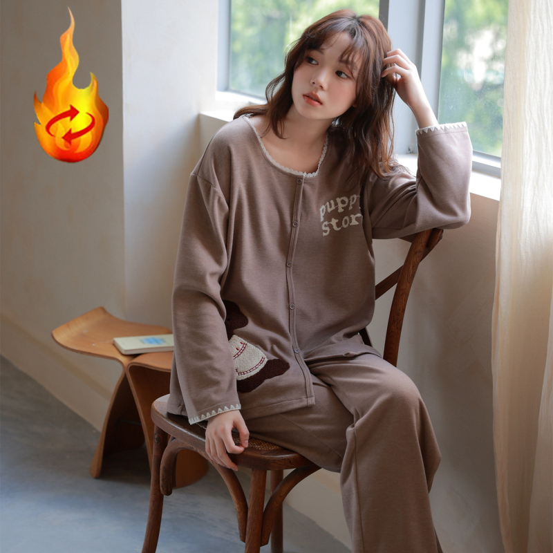 Női téli pizsama szett — Koreai stílusú kardigán, Derong anyag, kerek nyak, hosszú ujjú, nadrágos, közepes vastagságú (201–250 g/m²), légáteresztő és kényelmes otthoni viselet, külső viselésre is alkalmas.
