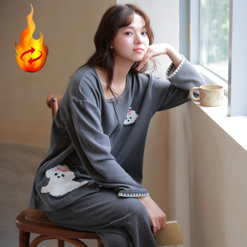 Női téli pizsama szett — Koreai stílusú kardigán, Derong anyag, kerek nyak, hosszú ujjú, nadrágos, közepes vastagságú (201–250 g/m²), légáteresztő és kényelmes otthoni viselet, külső viselésre is alkalmas.