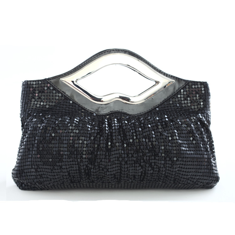 Női kézitáska alumíniumlemezből, vízszintes négyzetes forma, mágneses zárás, belső cipzáras zseb, Lip Pack stílus, városi egyszerűség