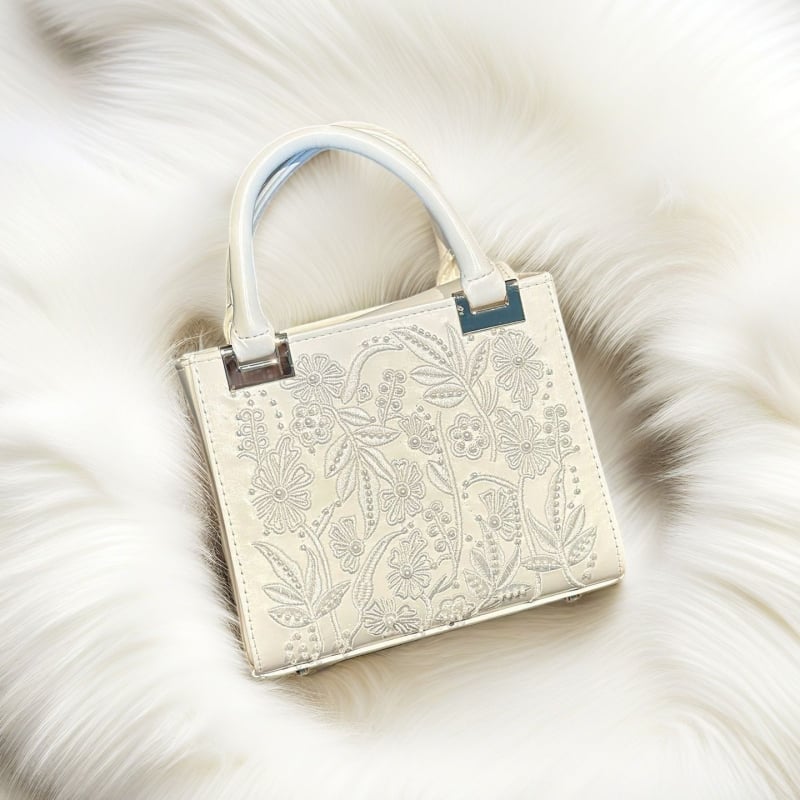 Ručna baršunasta torba za žene s perlama — crossbody i ručna verzija, elegantan svakodnevni dodatak