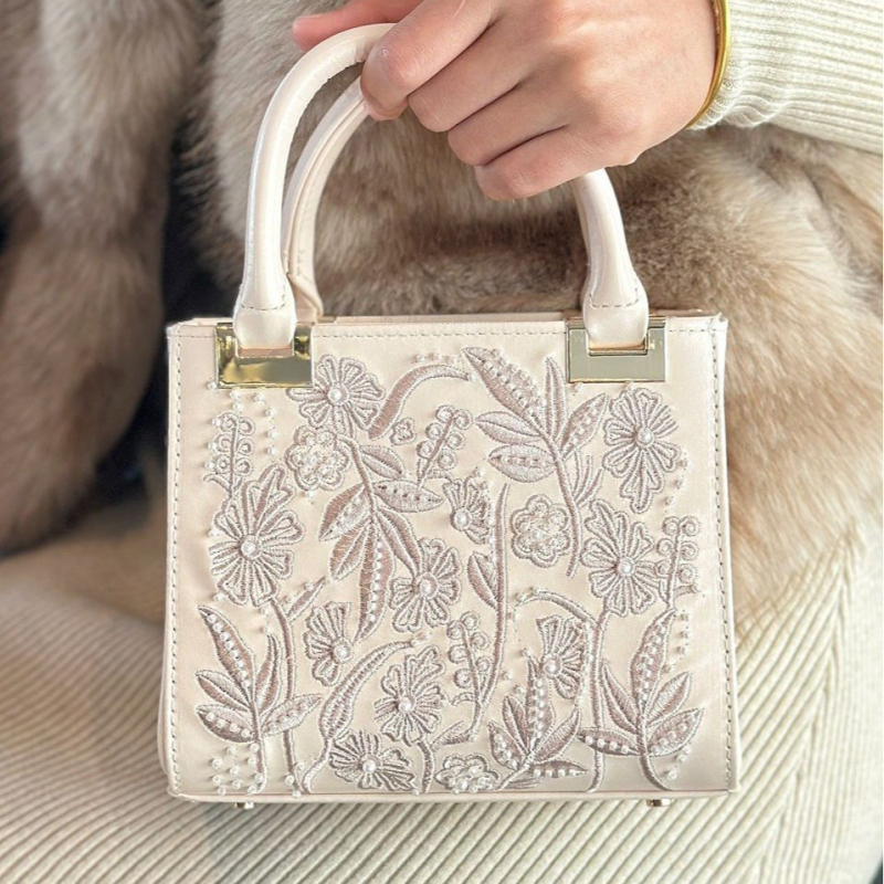 Ručna baršunasta torba za žene s perlama — crossbody i ručna verzija, elegantan svakodnevni dodatak