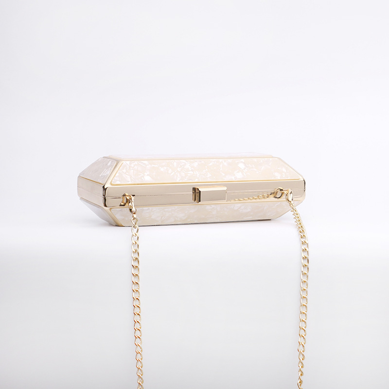Večernja torbica - mali kvadratni stil, ručna izrada, poliester podstava, vodoravni kvadratni oblik
