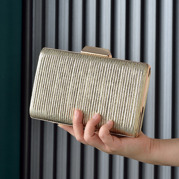 Clutch torbica večernja s plisiranim uzorkom, PU koža, uspravni kvadratni oblik, džep za mobitel, zatvaranje kopčom, urban minimalist stil