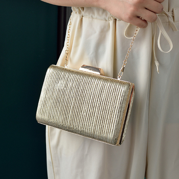Clutch torbica večernja s plisiranim uzorkom, PU koža, uspravni kvadratni oblik, džep za mobitel, zatvaranje kopčom, urban minimalist stil