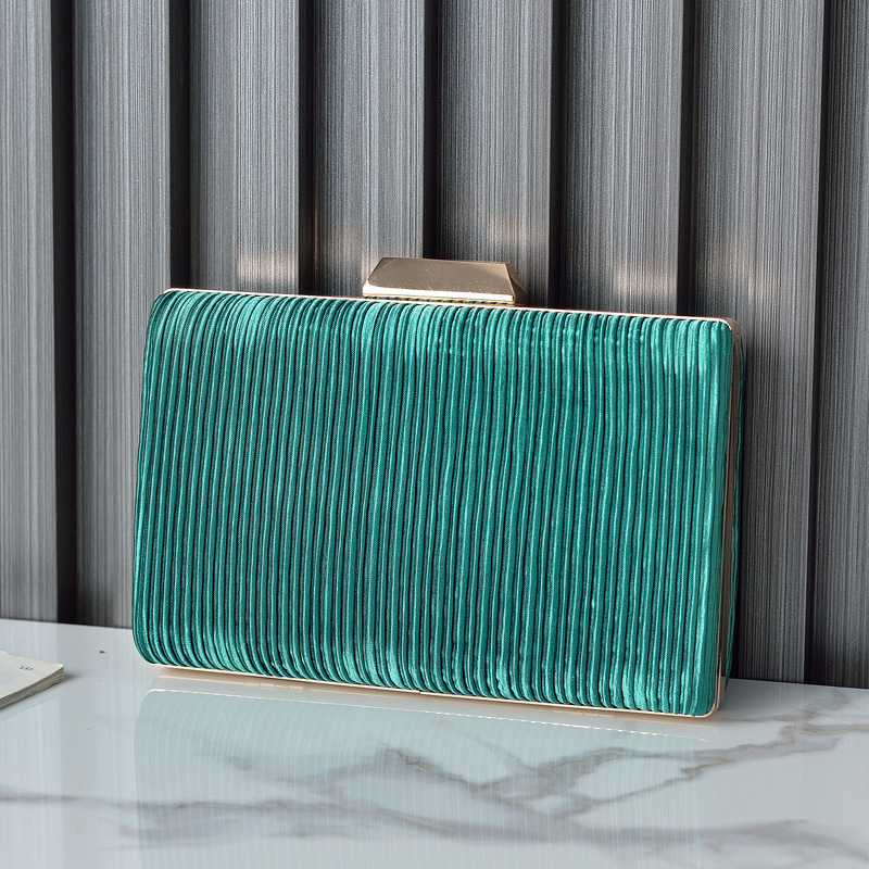 Clutch torbica večernja s plisiranim uzorkom, PU koža, uspravni kvadratni oblik, džep za mobitel, zatvaranje kopčom, urban minimalist stil