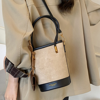 Bucket bag od PU-a, s otvorom na zip, poliester podstava, jesen 2025 izdanje