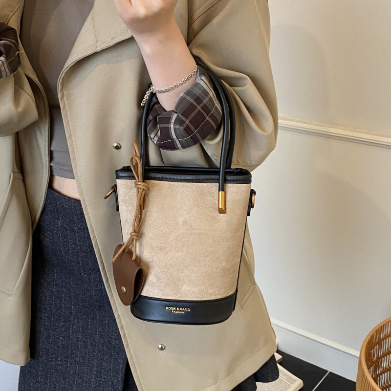 Bucket bag od PU-a, s otvorom na zip, poliester podstava, jesen 2025 izdanje