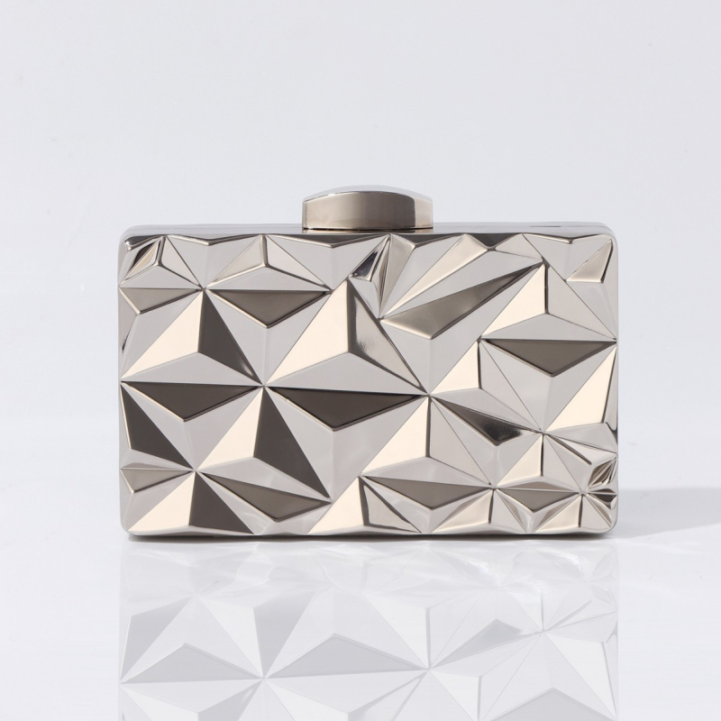 Večernja clutch torbica – Metalna, Horizontalnog kvadratnog oblika, Zaključavanje na bravu, Unutarnji džepovi za telefon i dokumente, Podstava od poliestera