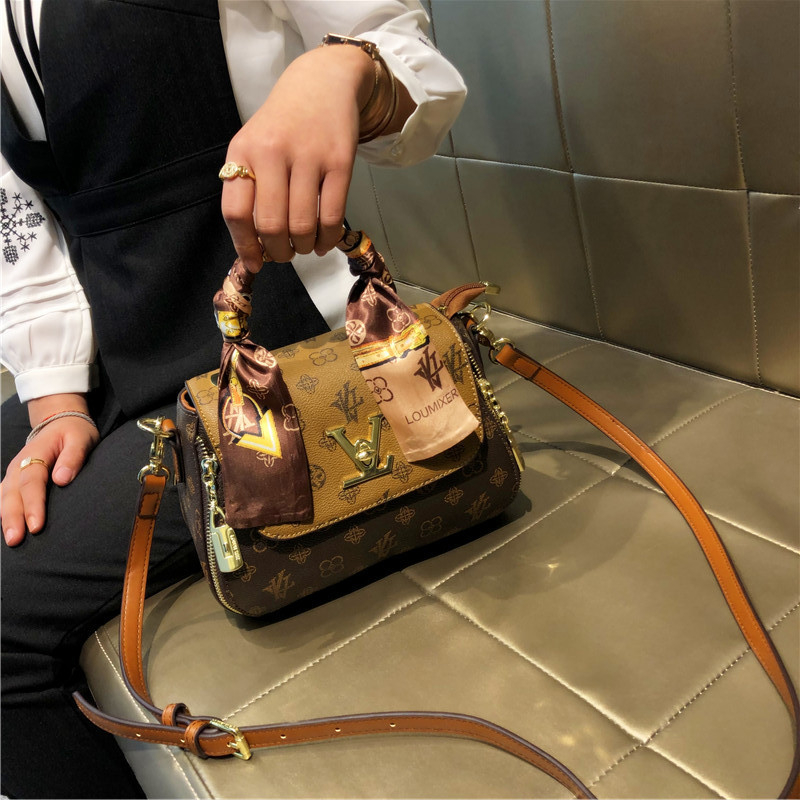 Ženska crossbody torba — gradska jednostavnost, PU materijal, zaključavanje zatvaračem, unutarnja džep sa zatvaračem, ovalni oblik
