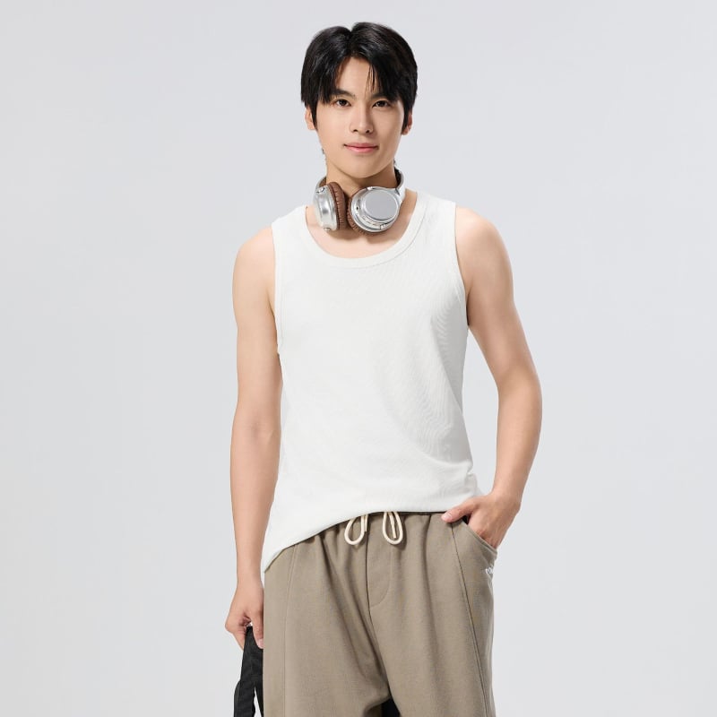 Безръкав потник с рибена плетка — Modal-вискоза смес (90–95%), дебел плат 251–300 г/м², кръгло деколте (Пролет 2025)