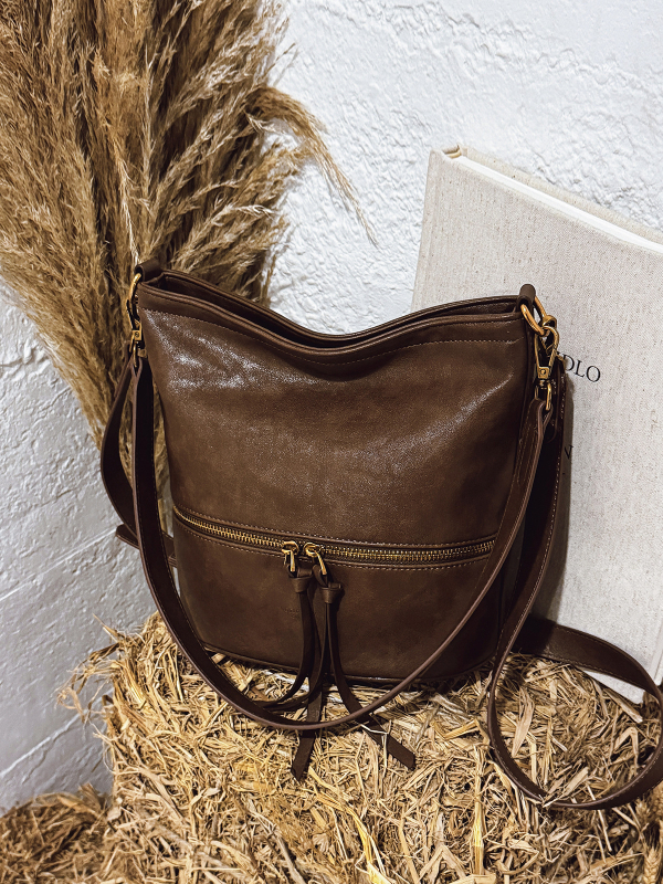 Чанта-кофа от PU с цип, единична презрамка, подплата полиестер, форма на кофа