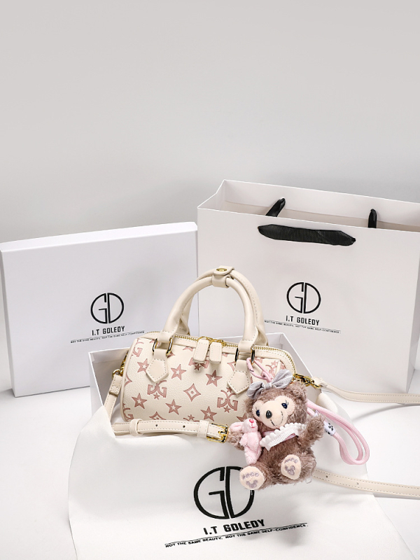 Crossbody Boston torba od poliestera, unutarnja podstava od sintetičke kože, zatvaranje zipom, oblik jastuka, jedna naramenica, ležerni stil