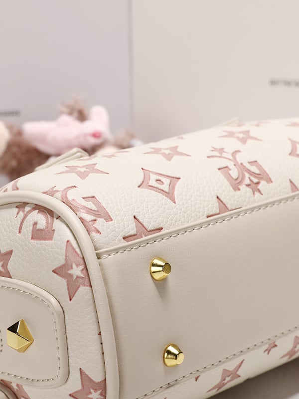 Crossbody Boston torba od poliestera, unutarnja podstava od sintetičke kože, zatvaranje zipom, oblik jastuka, jedna naramenica, ležerni stil
