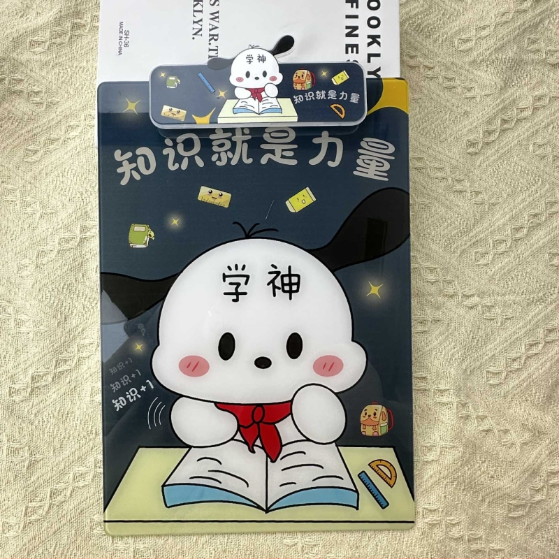 Plastový klipbord s jedným upínacím mechanizmom, dizajn kresleného psa, model TC-BJ-107, značka Tuo Chuang, hrúbka platne 2,1 mm