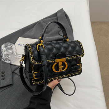 Geantă crossbody din PU cu broderie diamantată, formă pătrată orizontală, buzunar interior cu fermoar, căptușeală poliester.