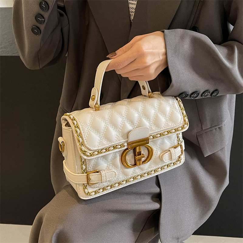 Geantă crossbody din PU cu broderie diamantată, formă pătrată orizontală, buzunar interior cu fermoar, căptușeală poliester.