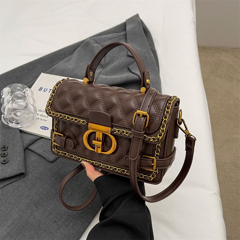 Geantă crossbody din PU cu broderie diamantată, formă pătrată orizontală, buzunar interior cu fermoar, căptușeală poliester.