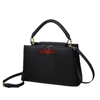 Ženska Tote torba s poklopcem, PU materijal, poliester podstava, horizontalni kvadratni oblik, zatvoren otvor, unutarnji džepovi: skriveni džep s patentnim zatvaračem, džep za mobitel, džep za identifikacijsku karticu, jedna naramenica, proljeće 2025