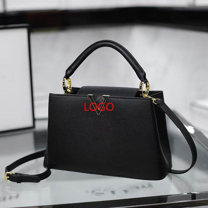 Ženska Tote torba s poklopcem, PU materijal, poliester podstava, horizontalni kvadratni oblik, zatvoren otvor, unutarnji džepovi: skriveni džep s patentnim zatvaračem, džep za mobitel, džep za identifikacijsku karticu, jedna naramenica, proljeće 2025