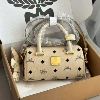 MC Τσάντα Tote σε street style, PVC, οριζόντιο τετράγωνο σχήμα, φερμουάρ, εσωτερική θήκη με διαμερίσματα