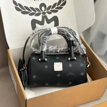 MC Τσάντα Tote σε street style, PVC, οριζόντιο τετράγωνο σχήμα, φερμουάρ, εσωτερική θήκη με διαμερίσματα