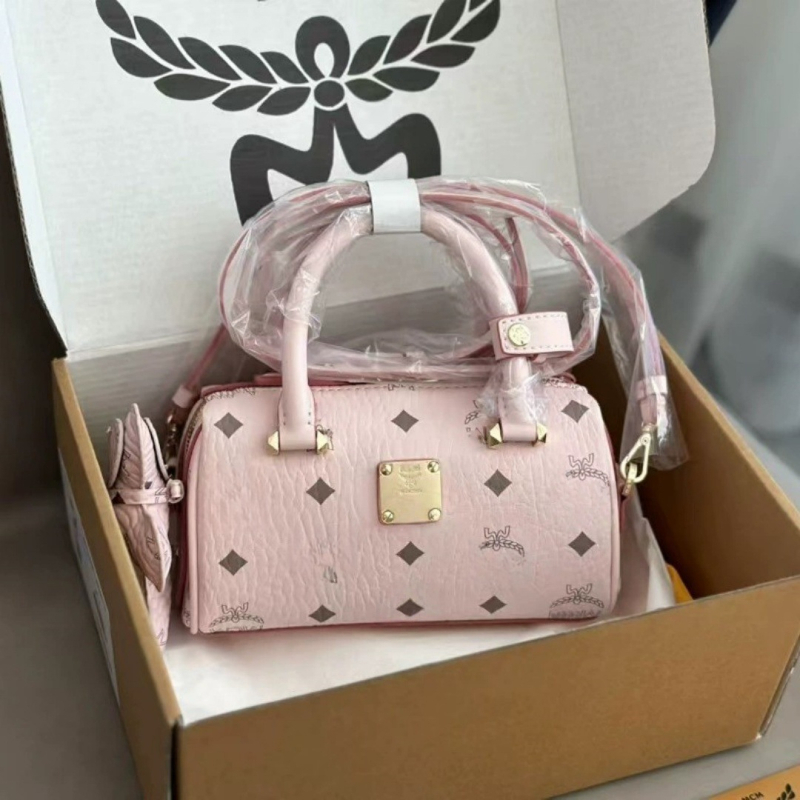 MC Τσάντα Tote σε street style, PVC, οριζόντιο τετράγωνο σχήμα, φερμουάρ, εσωτερική θήκη με διαμερίσματα