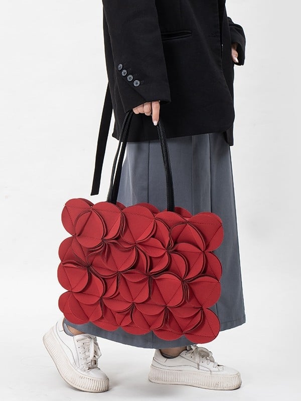 Geantă Tote cu design floral tridimensional, material diving cloth, închidere cu fermoar, buzunar intern pentru telefon, curele duble