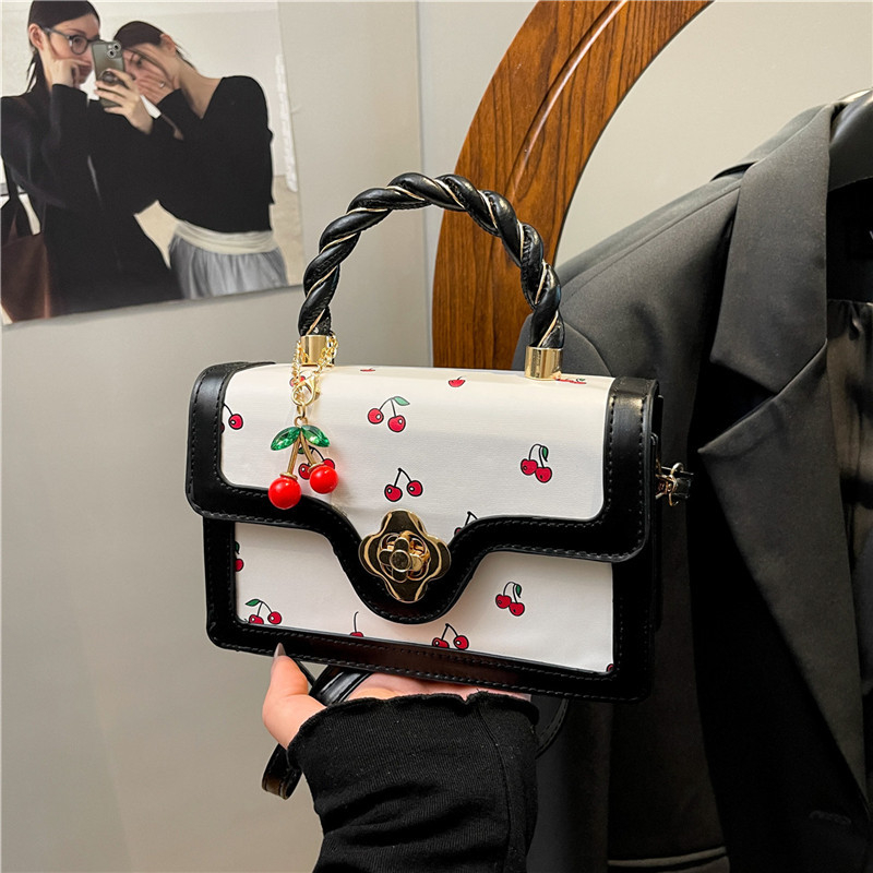 PU crossbody torba, gradski stil, horizontalno kvadratnog oblika, s preklopnim zatvaranjem, unutarnja džep za mobitel