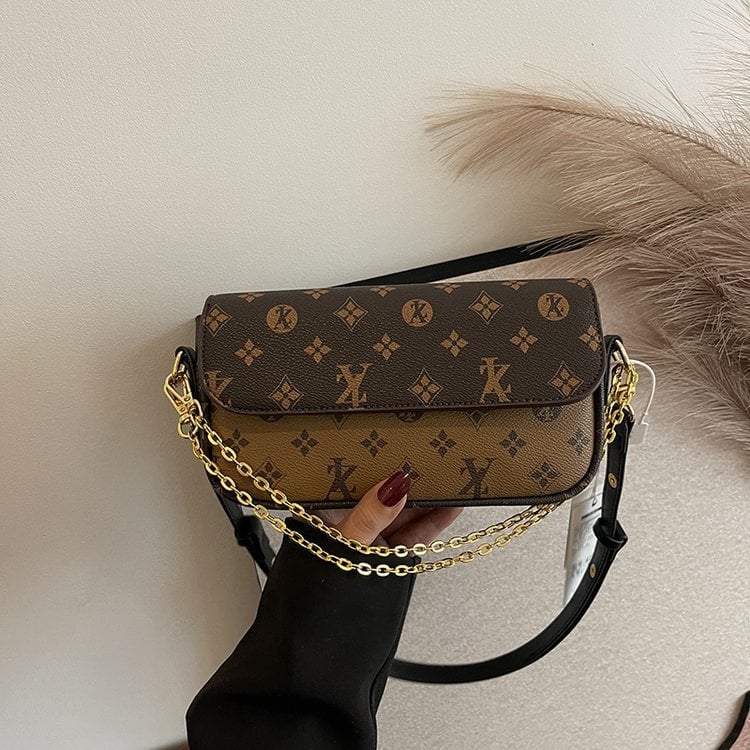 Ženska Crossbody torba od PU kože, vertikalni kvadratni oblik, zatvaranje kapom, džep sa zipom, proljeće 2024